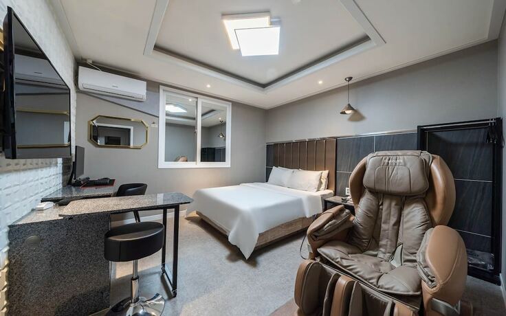 Imagen de la habitación del Hotel Cheongju ROA. Foto 17