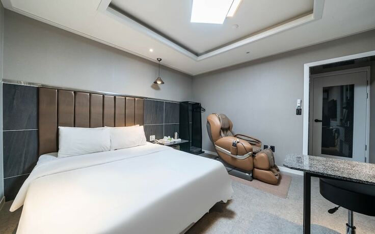 Imagen de la habitación del Hotel Cheongju ROA. Foto 18