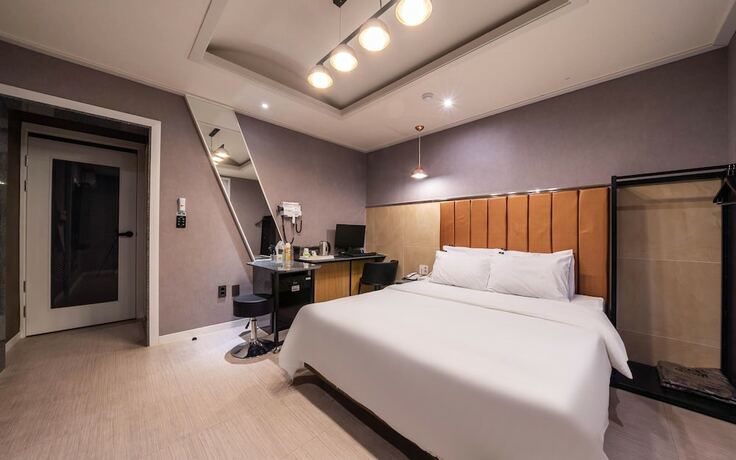 Imagen de la habitación del Hotel Cheongju ROA. Foto 19
