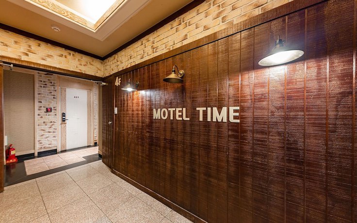 Imagen de los interiores del Hotel Cheongju Yongamdong Time. Foto 14