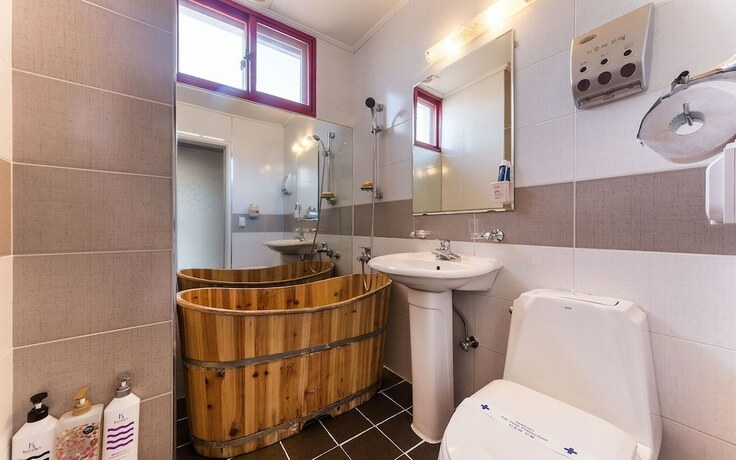 Imagen general del Hotel Cheongpyeong Jijunghae. Foto 6