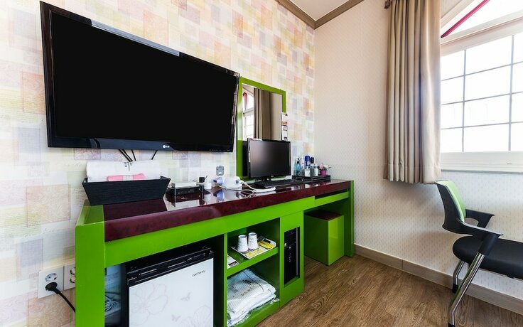 Imagen general del Hotel Cheongpyeong Jijunghae. Foto 8