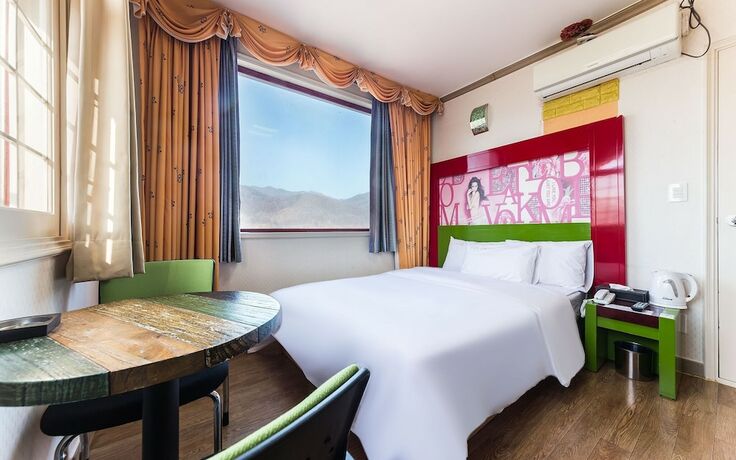 Imagen de la habitación del Hotel Cheongpyeong Jijunghae. Foto 19