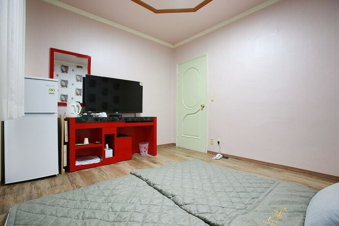 Imagen general del Hotel Cheongpyeong Jijunghae. Foto 12