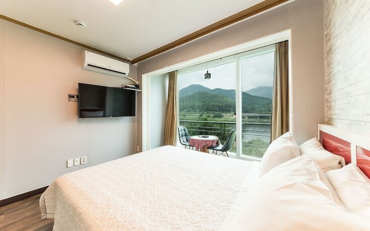 Imagen de la habitación del Hotel Cheongpyeong Paradise. Foto 17