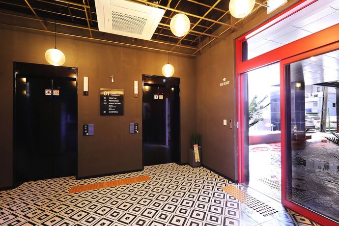 Imagen de los interiores del Hotel Cheonho Aria. Foto 20