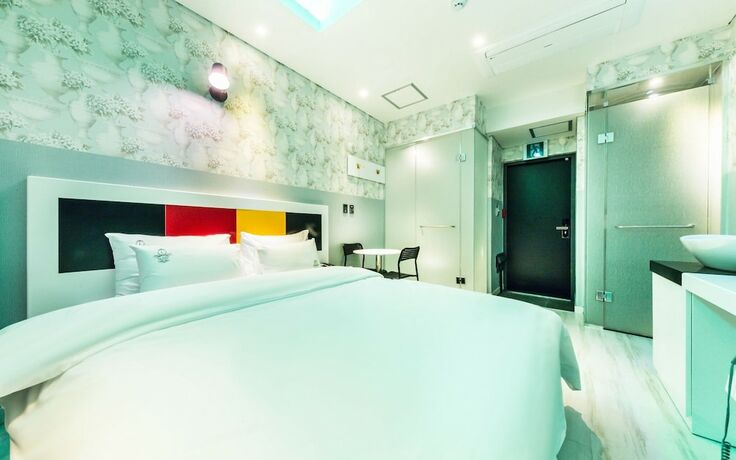 Imagen de la habitación del Hotel Cheonho La View Luxury. Foto 16