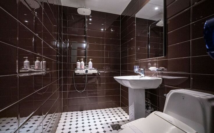 Imagen de la habitación del Hotel Cheonho Seven. Foto 15