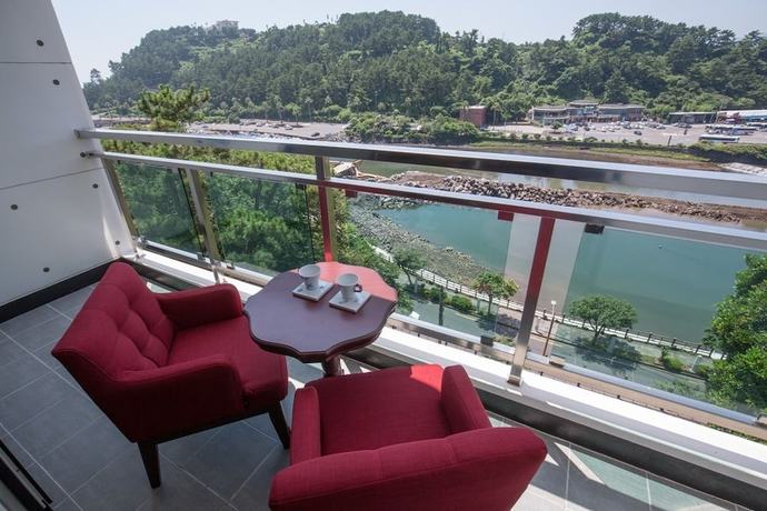 Imagen de la habitación del Hotel Cheonjiyeon Crystal Harbor39. Foto 17