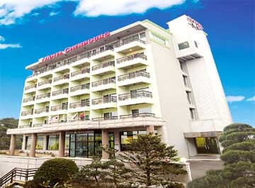 Imagen de los exteriores del Hotel Cherbourg. Foto 6