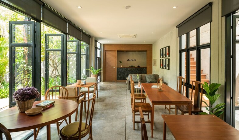 Imagen del bar/restaurante del Hotel Cherlock. Foto 11