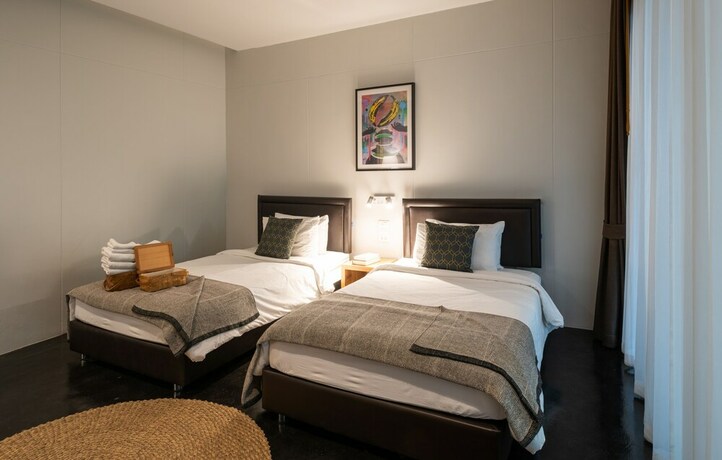 Imagen de la habitación del Hotel Cherlock. Foto 16