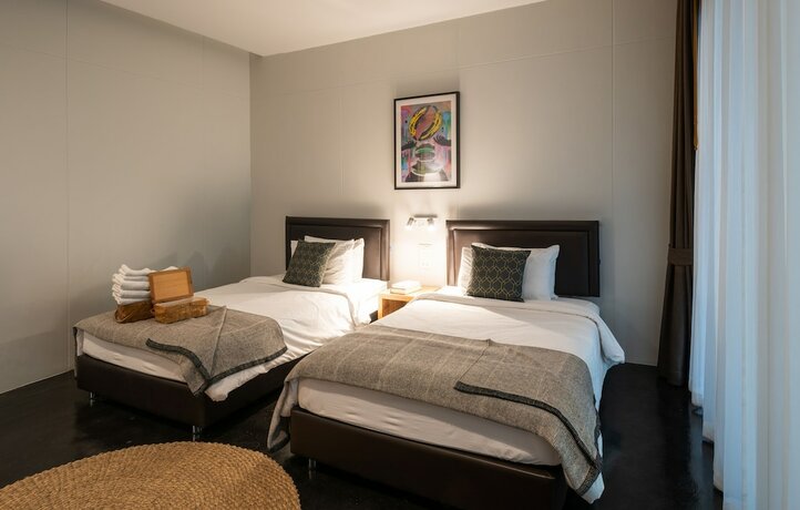 Imagen de la habitación del Hotel Cherlock. Foto 18