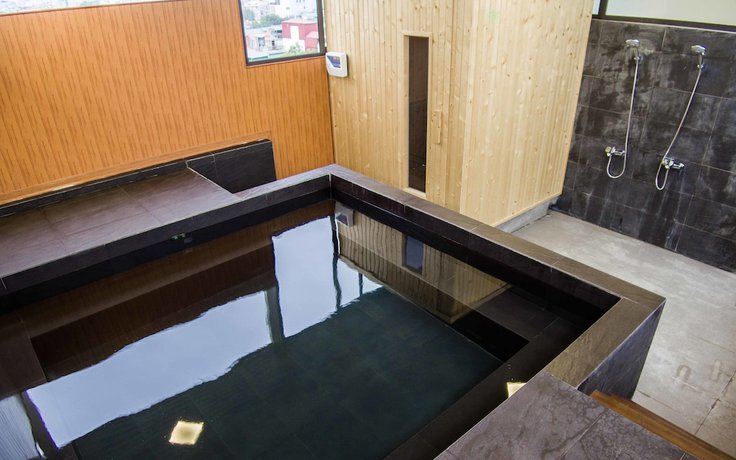 Imagen de la piscina del Hotel Cherry 1. Foto 20