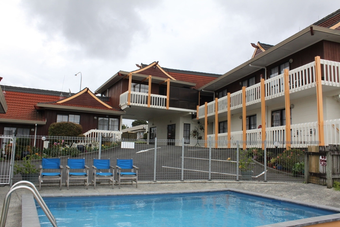 Imagen de la piscina del Hotel Cherry Court Motor Lodge. Foto 15