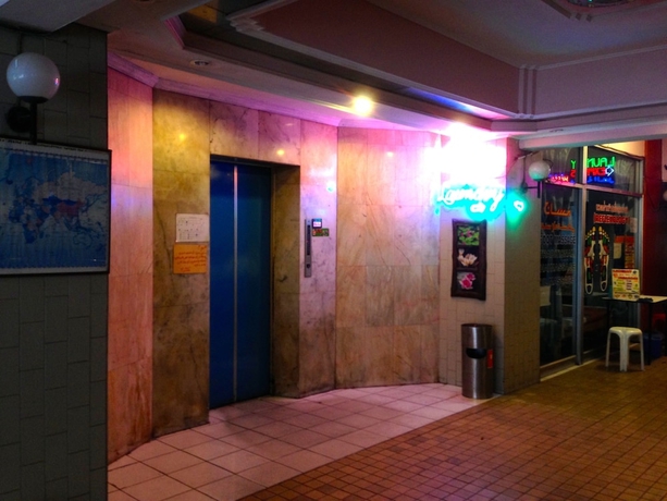 Imagen de los interiores del Hotel Cherry. Foto 17