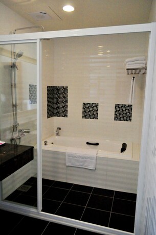 Imagen de la habitación del Hotel Cherry Feast Resort. Foto 15