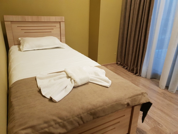 Imagen de la habitación del Hotel Cherry Garden, Tbilisi. Foto 9
