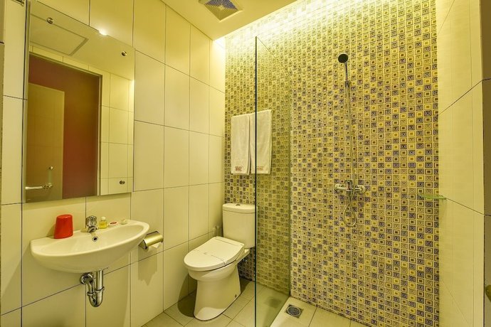 Imagen de la habitación del Hotel Cherry Homes Express. Foto 7