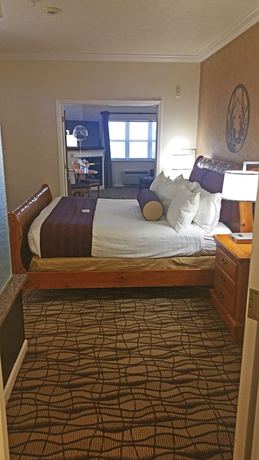 Imagen de la habitación del Hotel Cherry Tree Inn And Suites. Foto 4