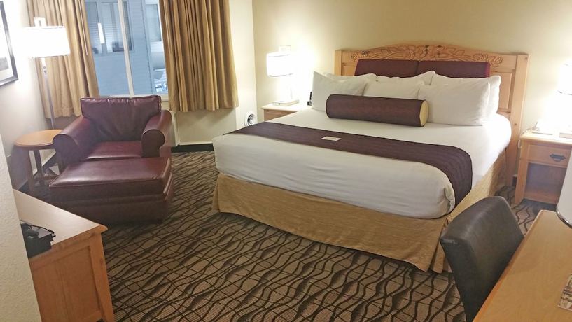 Imagen de la habitación del Hotel Cherry Tree Inn And Suites. Foto 19