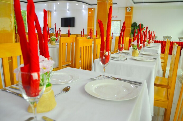 Imagen del bar/restaurante del Hotel Cherry's Court_yard. Foto 15