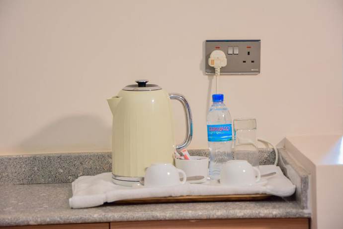 Imagen de la habitación del Hotel Cherrys. Foto 6