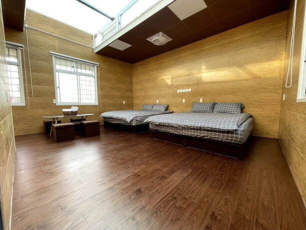 Imagen de la habitación del Hotel Cherub Camp Area. Foto 13