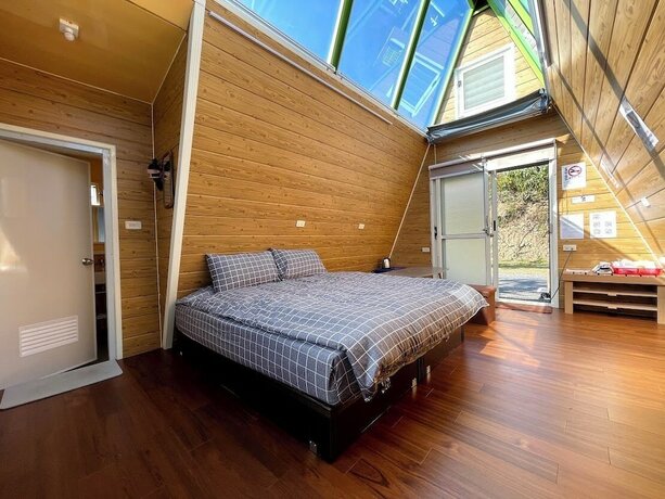 Imagen de la habitación del Hotel Cherub Camp Area. Foto 14
