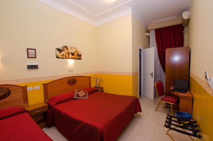 Imagen de la habitación del Hotel Cherubini. Foto 5