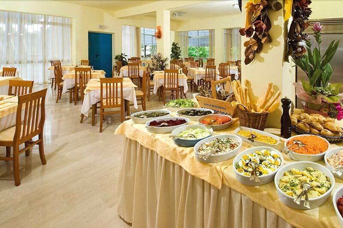 Imagen del bar/restaurante del Hotel Chery. Foto 9