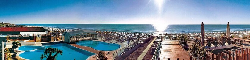 Imagen de la piscina del Hotel Chery. Foto 18