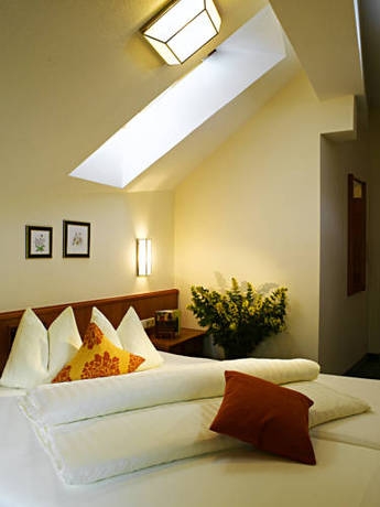 Imagen de la habitación del Hotel Chesa Monte. Foto 8