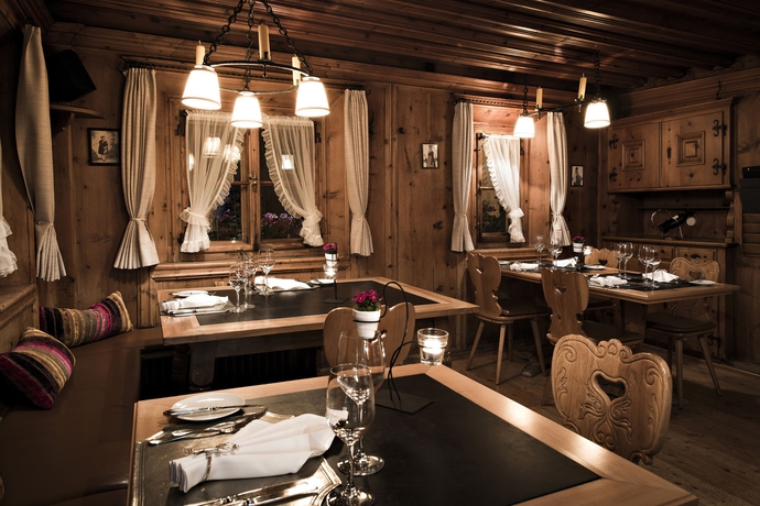 Imagen del bar/restaurante del Hotel Chesa Rosatsch. Foto 4