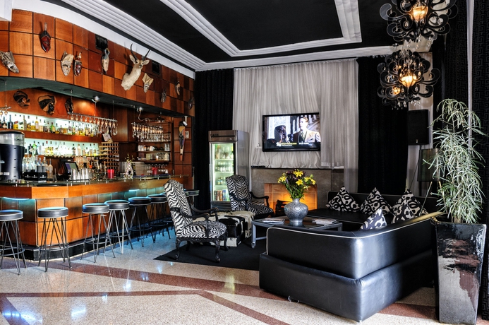 Imagen del bar/restaurante del Hotel Chesterfield Hotel y Suites. Foto 4