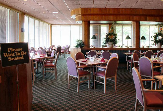 Imagen del bar/restaurante del Hotel Chestnut Tree Inn Cherokee. Foto 2