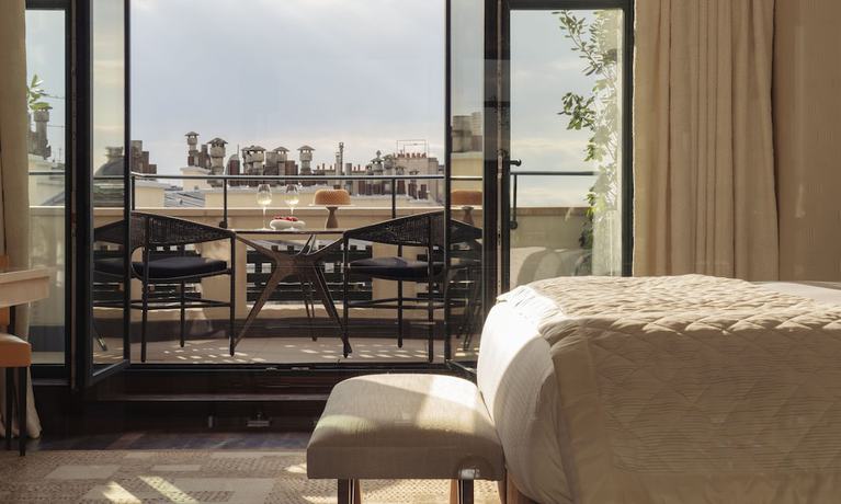 Imagen de la habitación del Hotel Cheval Blanc Paris. Foto 7