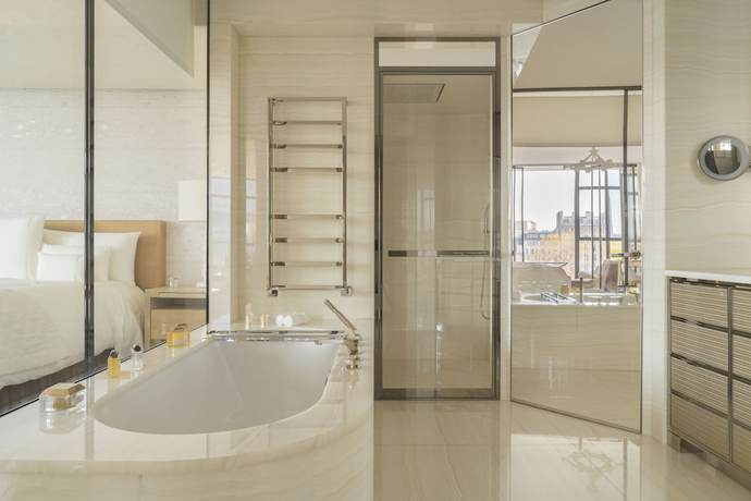 Imagen de la habitación del Hotel Cheval Blanc Paris & Dior Spa Cheval Blanc Paris. Foto 9