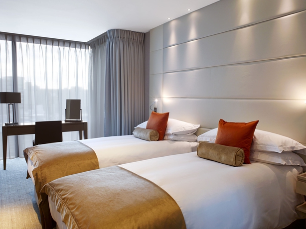 Imagen de la habitación del Hotel Cheval Three Quays. Foto 7