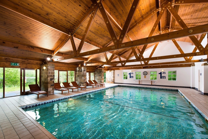 Imagen de la piscina del Hotel Chevin Country Park and Spa. Foto 16