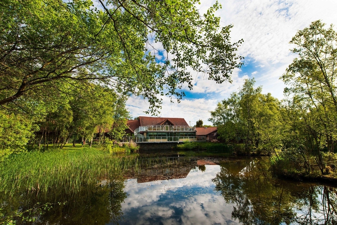 Imagen de los exteriores del Hotel Chevin Country Park and Spa. Foto 11