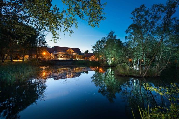 Imagen de los exteriores del Hotel Chevin Country Park and Spa. Foto 14