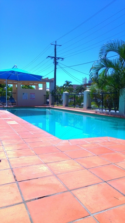 Imagen de la piscina del Hotel Chevron Palms Holiday Apartments. Foto 15