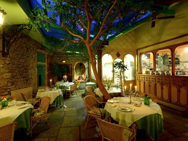 Imagen del bar/restaurante del Hotel Chez Camille. Foto 2