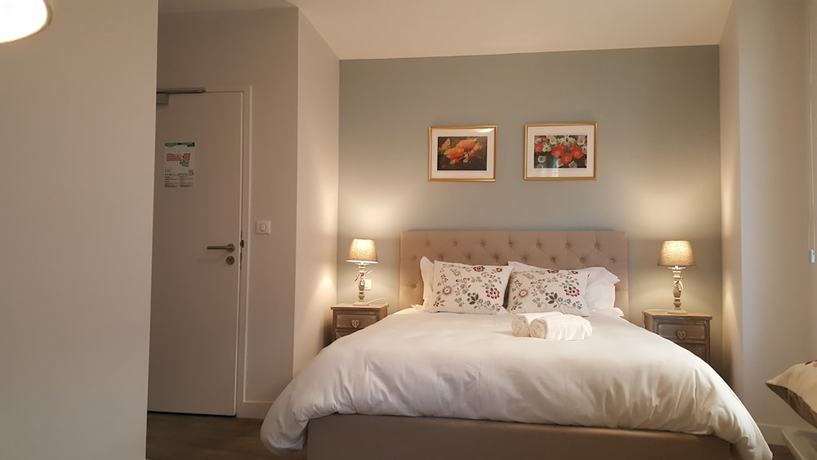 Imagen de la habitación del Hotel Chez Jacqueline. Foto 16