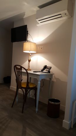 Imagen de la habitación del Hotel Chez Jacqueline. Foto 18