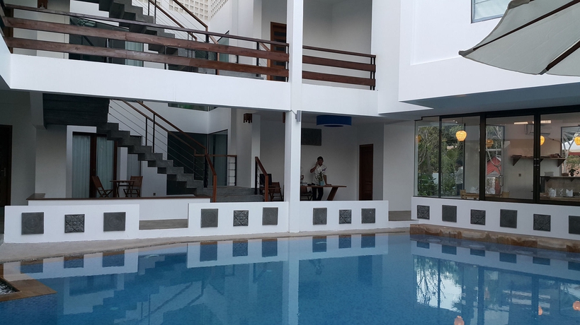 Imagen de la piscina del Hotel Chez Moi Suite and Spa. Foto 14