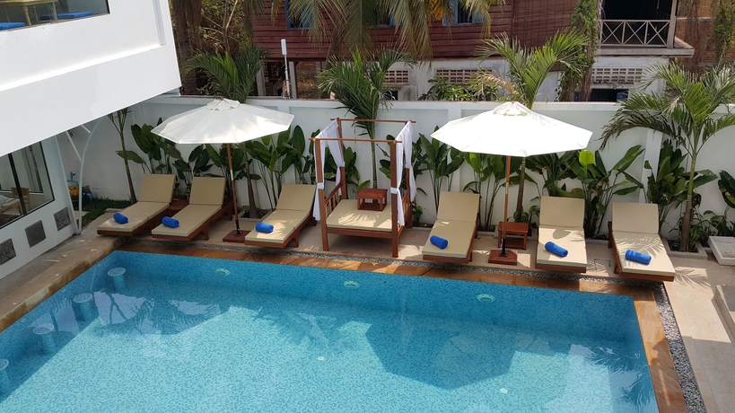 Imagen de la piscina del Hotel Chez Moi Suite and Spa. Foto 16