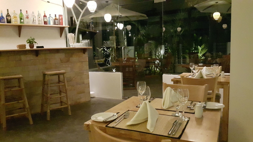 Imagen del bar/restaurante del Hotel Chez Moi Suite and Spa. Foto 4