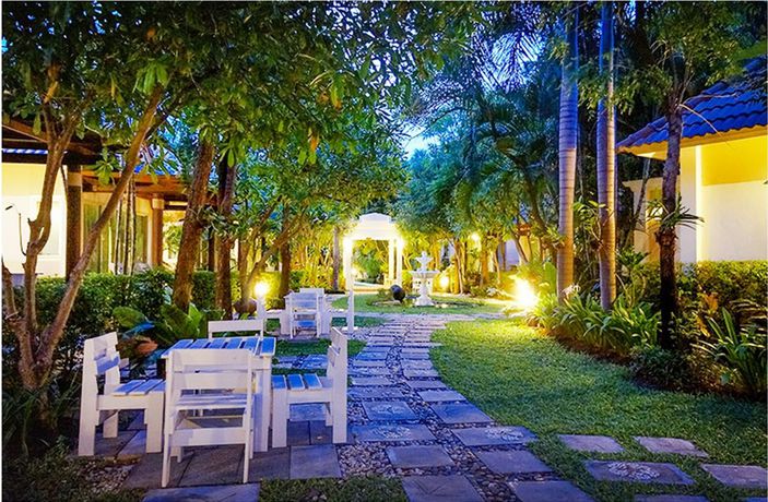 Imagen de los exteriores del Hotel Chez Nous Boutique Resort. Foto 10